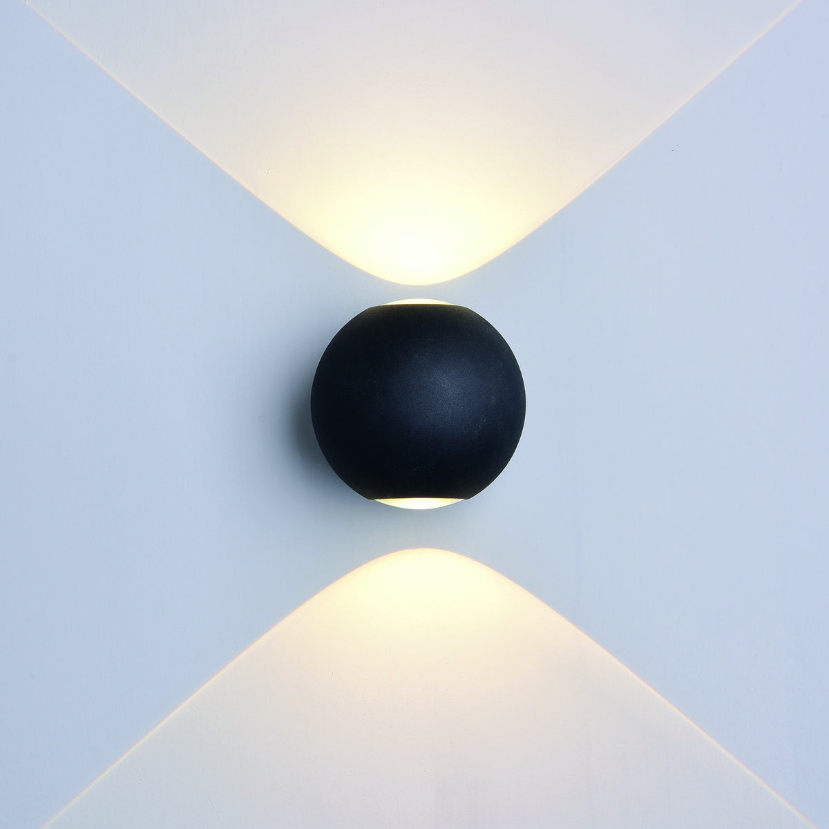 LED Wall Light Round Black Body - image 4